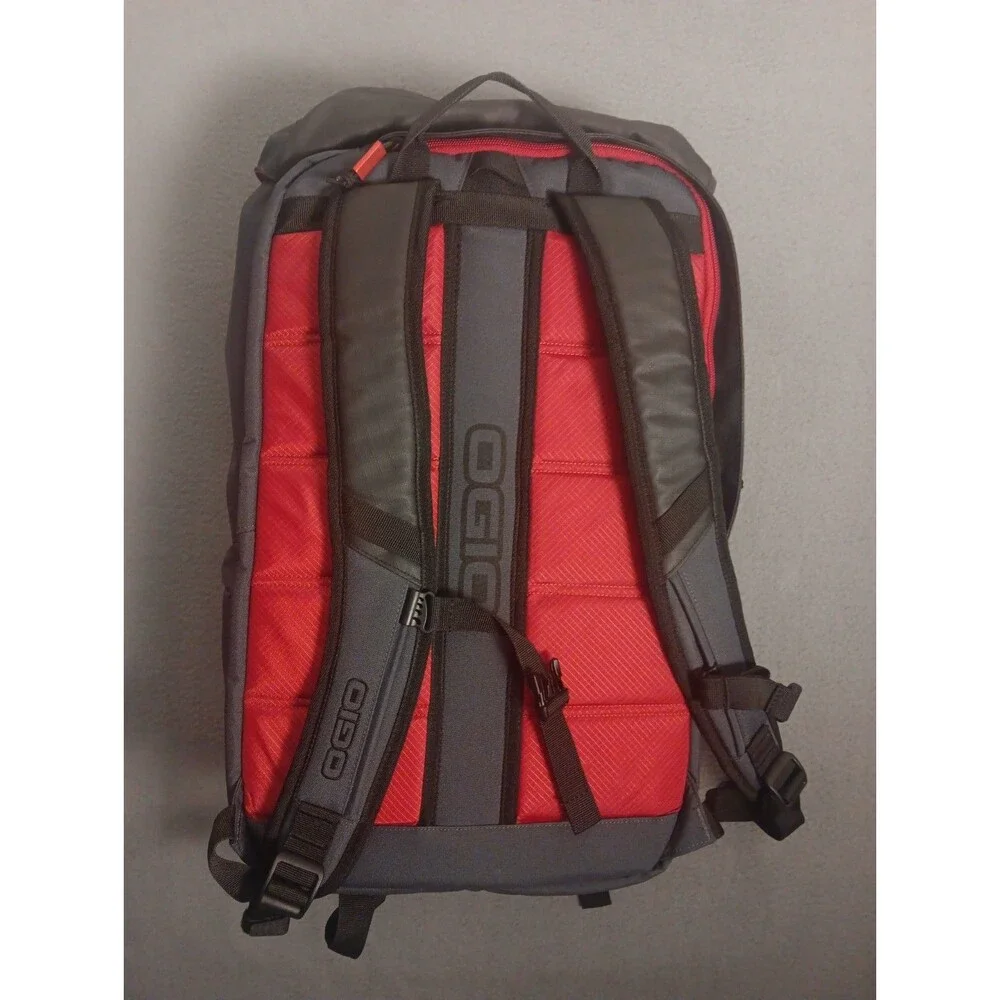 Ogio Throttle iRacing Motorcyle Commuter Weather Resistant Back Pack 27.8 L